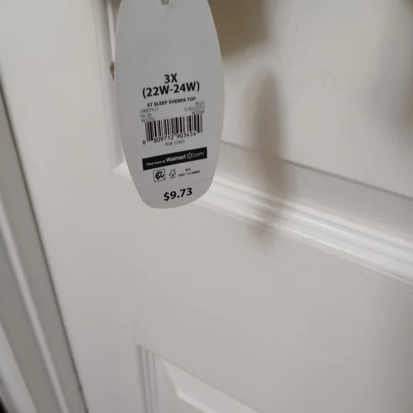 Sweaters - Picture 6 of 9